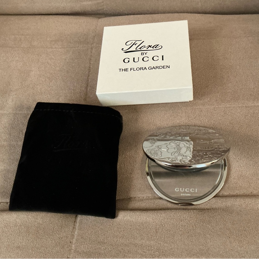 AUTHENTIC GUCCI FLORA SILVER COMPACT MIRROR - NEW